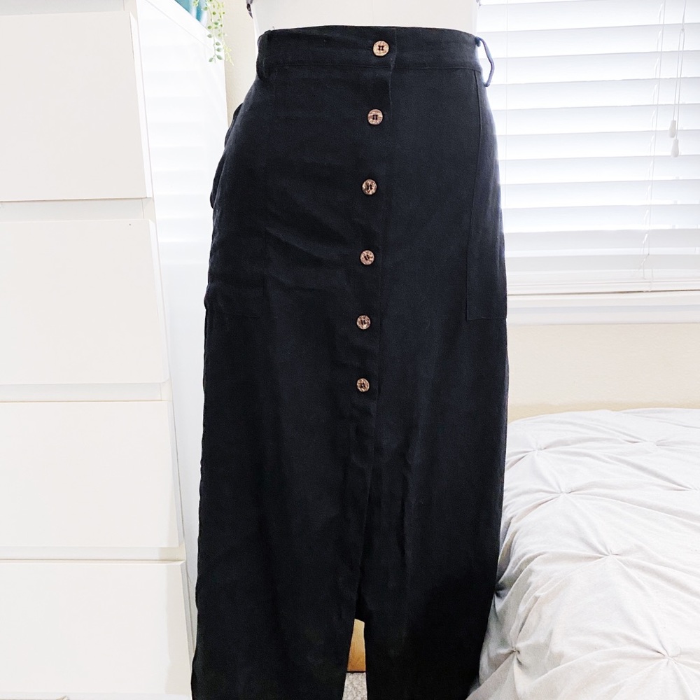 ✨NEW✨ Button Front Midi Skirt with POCKETS!!